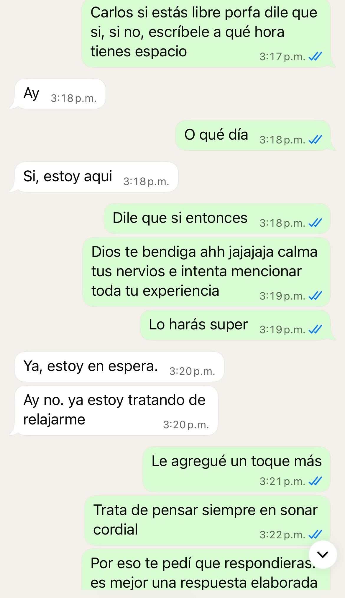 Captura de chat: Cris coachea a Carlos en tiempo real antes de una entrevista.