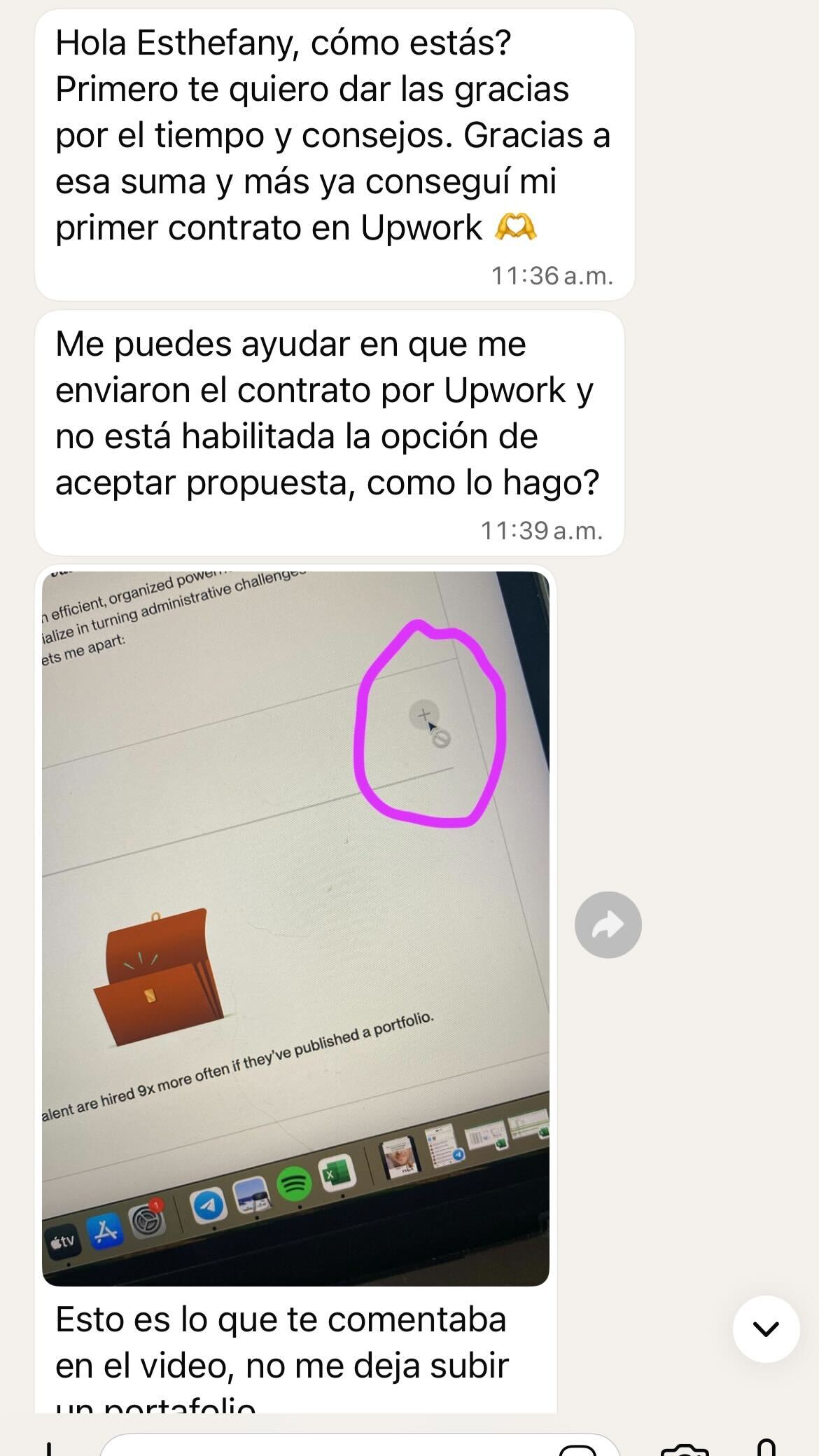 Captura de chat: Mary consigue y acepta su primer contrato en Upwork.